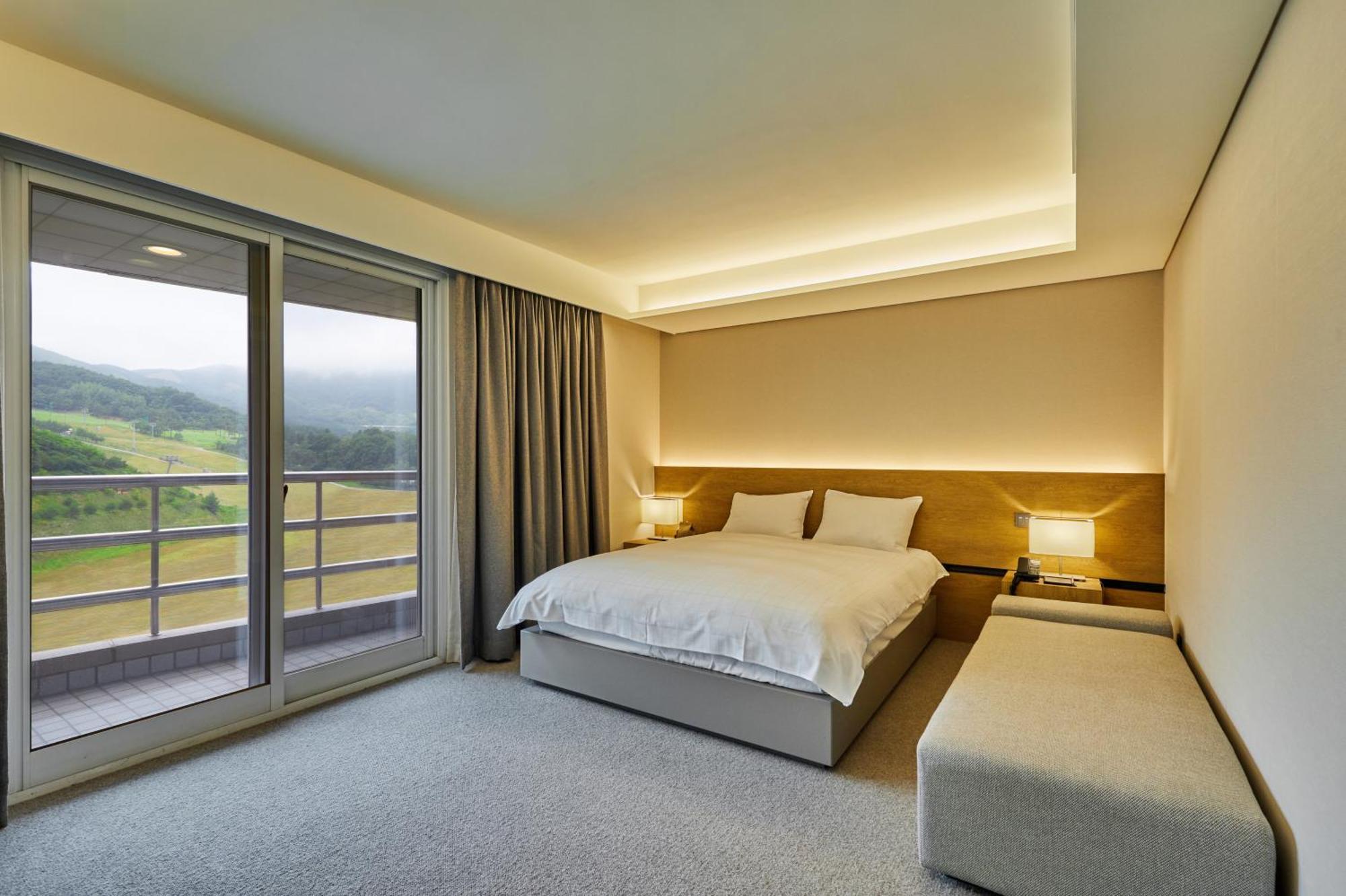 Phoenix Hotel Pyeongchang Exterior photo